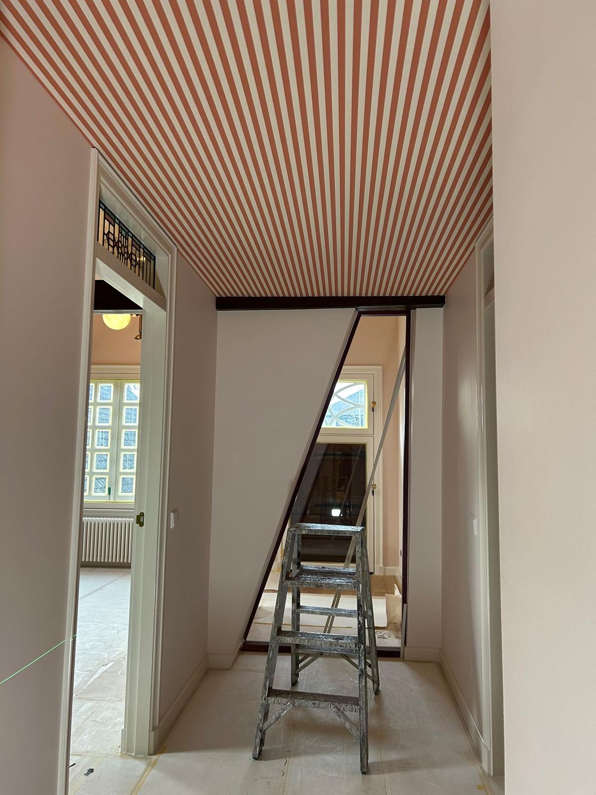 Wallpaper Small Stripes Coral