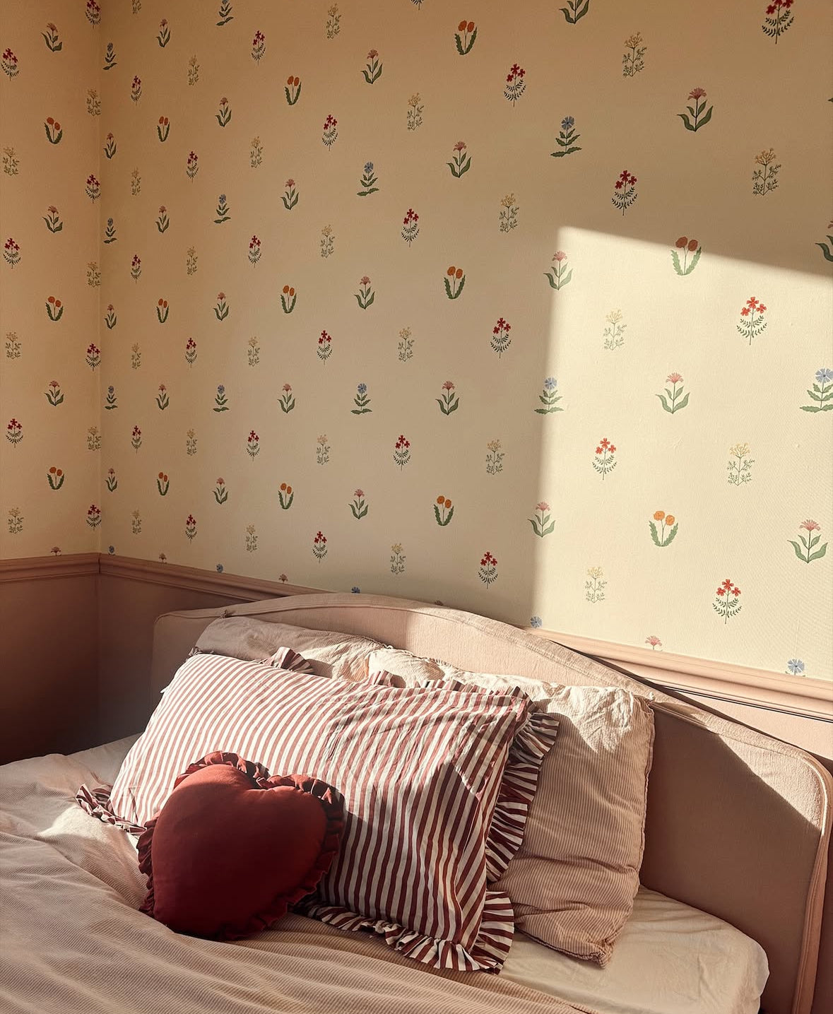 Children's wallpaper flowers, flower wallpapers nursery, kids decoration, peel and stick 