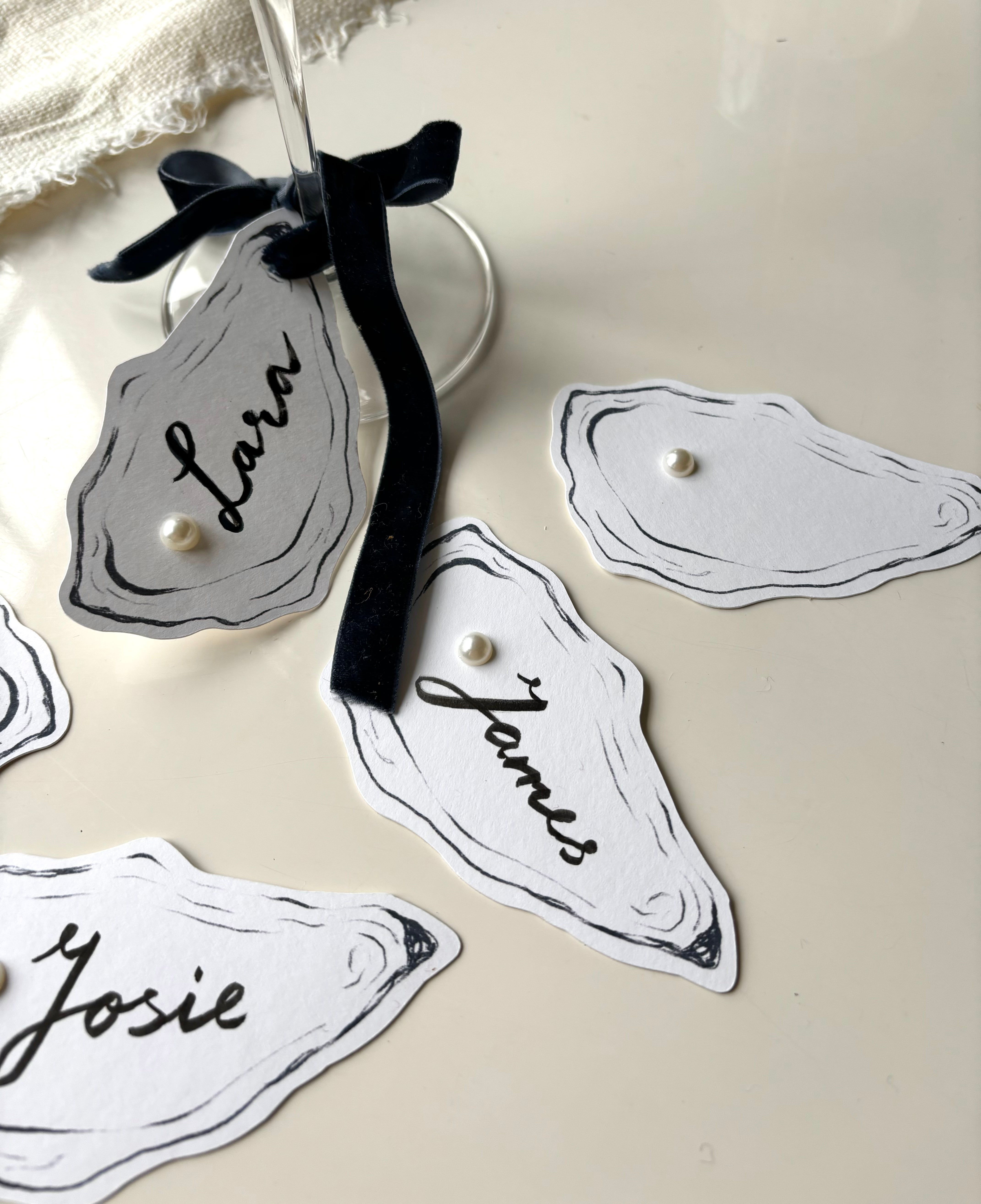 Name tags Oyster with pearl